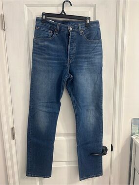 Levi’s 501 Blue Jeans - Casual Straight Fit